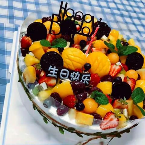 同心同行同成长—记咸丰店四月员工集体生日会