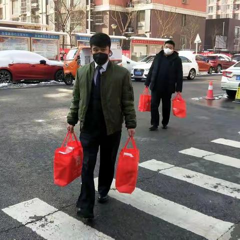 携手互助，共克时艰，人间真情战疫情