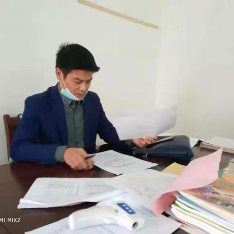 【鸬鹚乡倪坞小学】双管并行，“抗疫”“双减”两手抓——倪坞小学开展疫情防控、双减落实工作会议