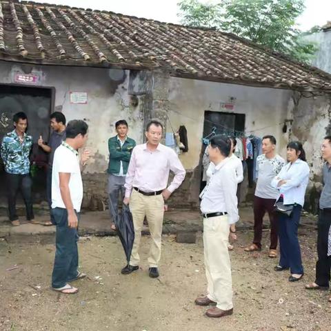 走访慰问问民意 结对帮扶扶真情一一临高县委统战部、县职校、县热作中心联合开展“扶贫日”系列活动
