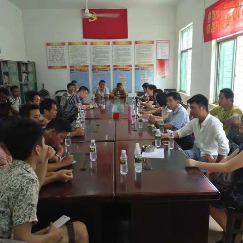 精准推荐就业，助力脱贫增收一一恒大集团在波莲镇带昆村委会举办扶贫招聘会