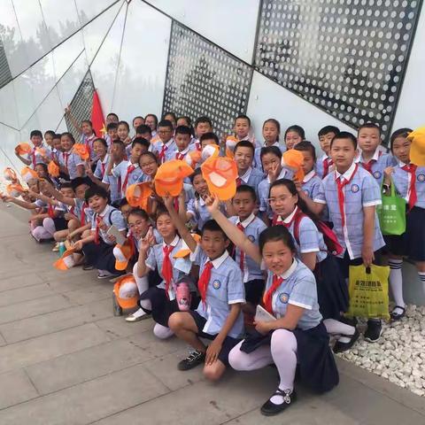 “童年回忆庆六一    社校共育文明花”——平城区四十一校五三班参加大同市少年儿童图书馆少儿题材连环画展