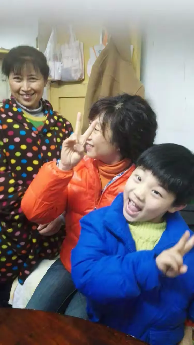 这是和小姨婆一起的照片！