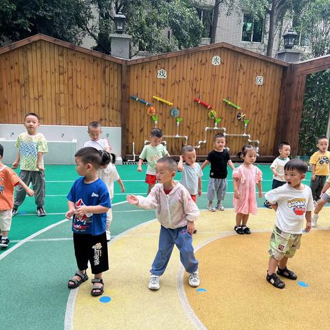 动创家乐高幼儿园一日生活