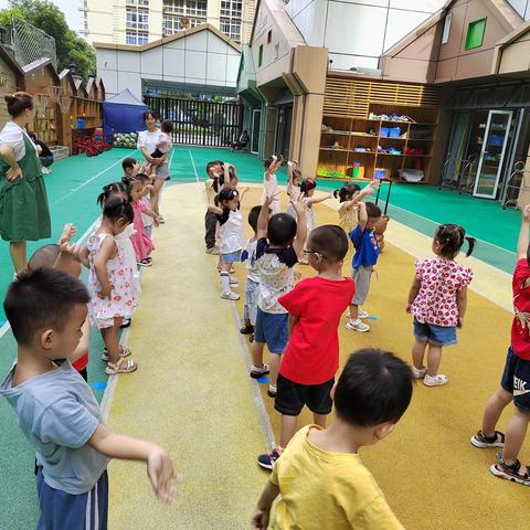 动创家乐高幼儿园一日生活