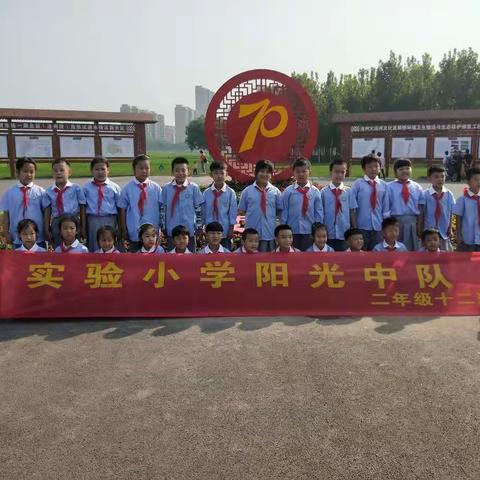 做道德模范榜样     传承中华美德