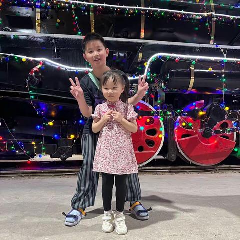 多彩暑假，快乐成长。文昌阁小学三年级一班崔梓睿