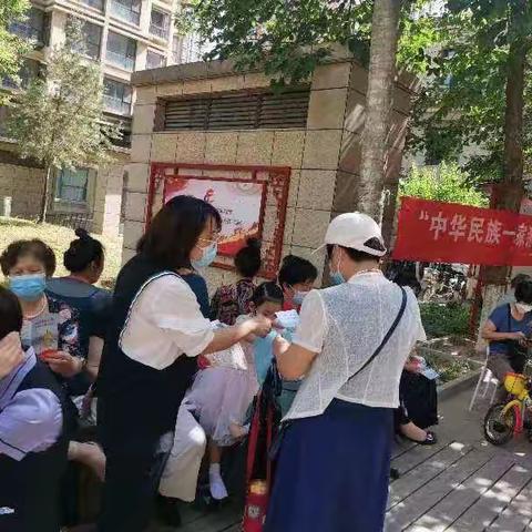 我为群众办实事 —— 藏龙福地社区多种形式开展人才绿卡政策宣传活动