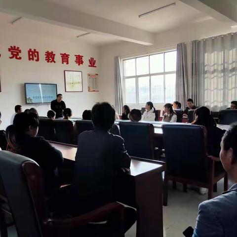 家校沟通      从心开始——岩洲小学六年级家长会