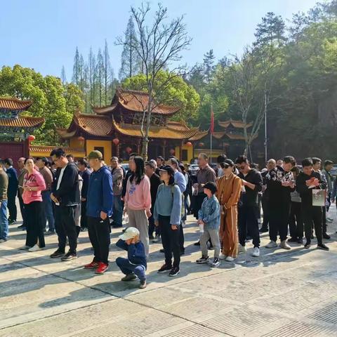 “砥砺再出发，共创新辉煌”，青春毅行活动