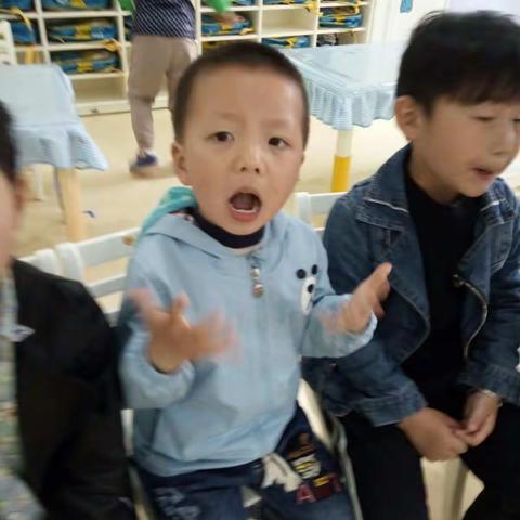 金和幼儿园牛津二班喻浩哲成长链接