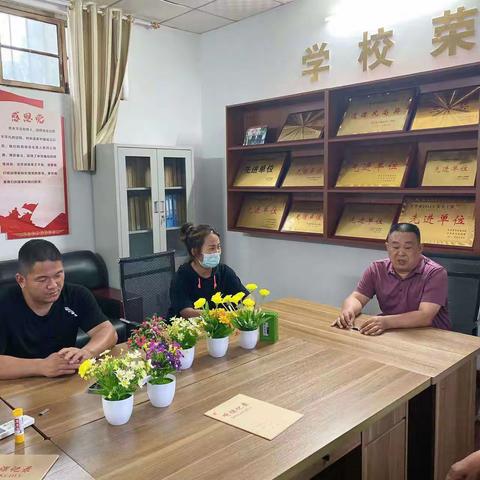 金秋迎喜庆，佳节送温暖！