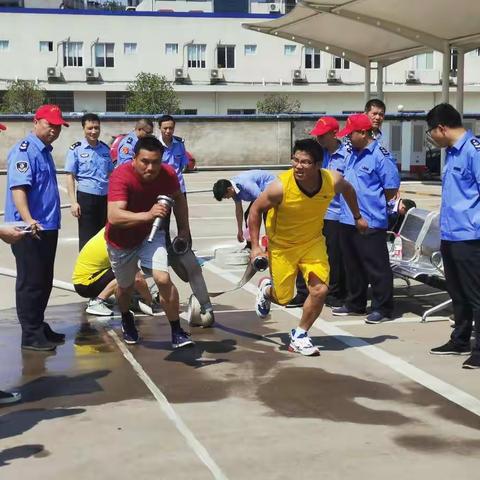 公交分公司开展消防技能比武活动和安全标准化小程序全面铺开培训