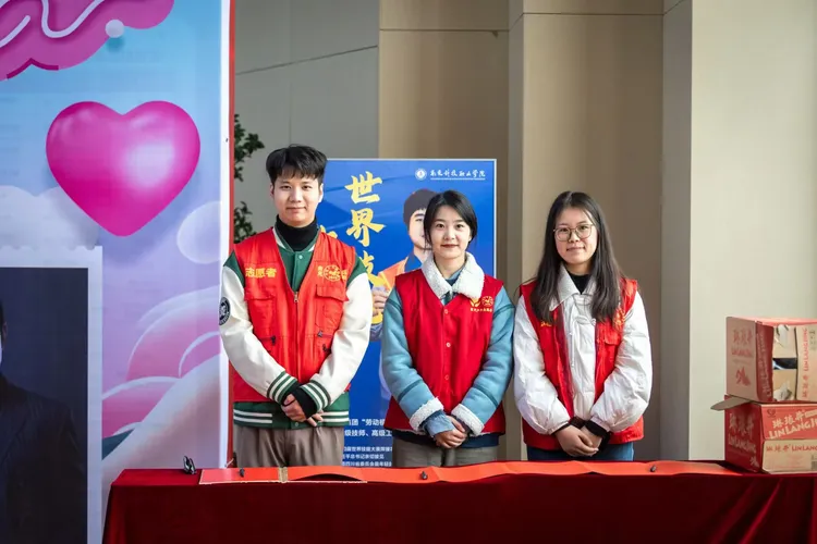 图片[24]-特别报道｜《在世界中心遇见你》：一场邂逅与期待的盛宴-华闻时空