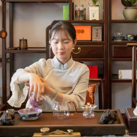 御嘉隆茶酒商行宏张大吉