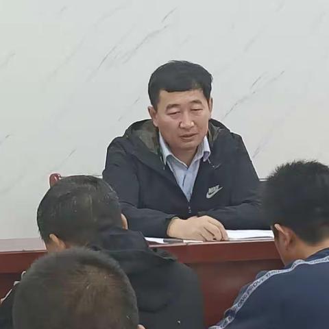 唐冶召开城市管理综合考评分析交流会，落实推进路长制工作。