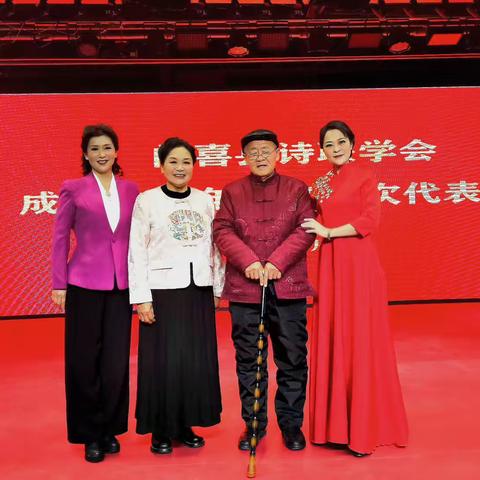 二十五年 我们从诗意中走过