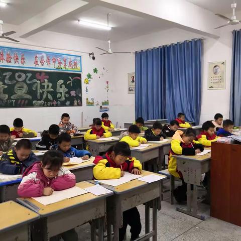 写好中国字   做好中国人                      ------恩江小学硬笔书法2班学习剪影