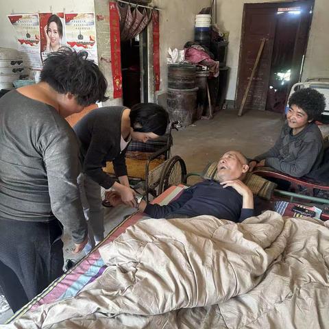 [蒲城县椿林镇卫生院]智慧助老，健康生活—关爱空巢老人