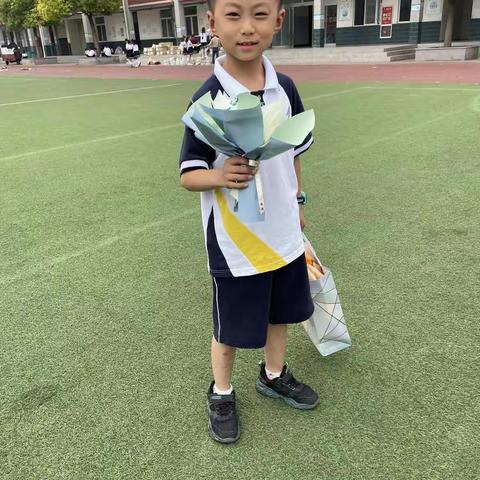 二(5)班最美班长——王浩霖