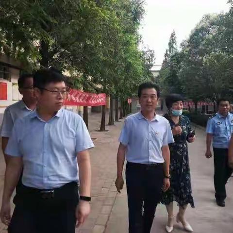 李镇长、张镇长陪同区委政法委检查横水敬老院消防安全