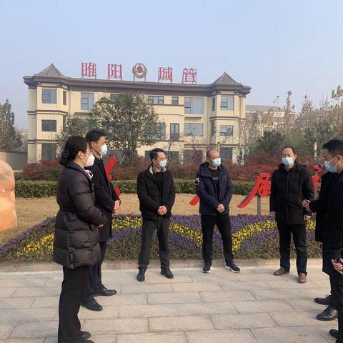 物业赠送锦旗，赞许垃圾分类暖人心