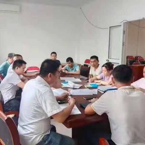 晨光村委会召开禁毒工作周例会