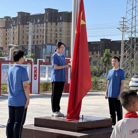 湘江路社区团工委开展返乡大学生、中小学生暑假安全教育座谈会