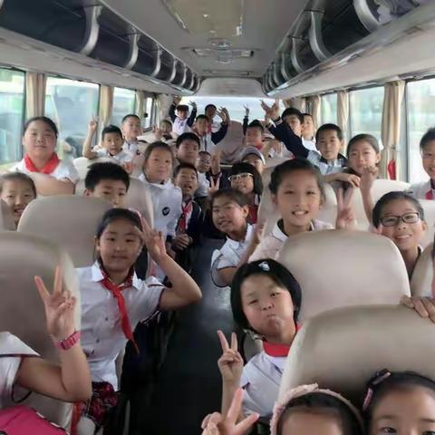 第一次和老师同学们出游😊😊😊