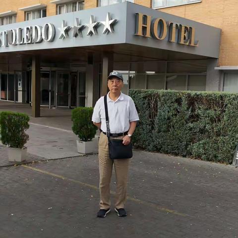 胡志龄的美篇8.7上午自制西班牙海鲜飯煎品尝，下午游览九牛壁和足球场的外观。