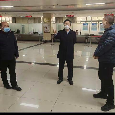 市房管局局长乔晓宾督导检查疫情防控、窗口服务和工作纪律等工作