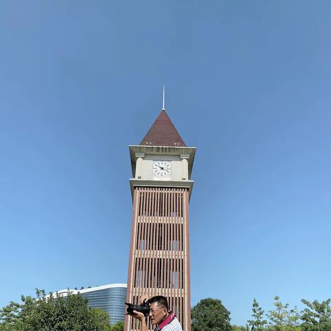 微笑才会美，奔跑才会有力量，努力才会成功！做一个勤奋的自己；