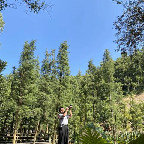 不要老一味儿去迎合别人，真的没必要，别人要是不喜欢你你怎么迎合都没用，我们应该把更多