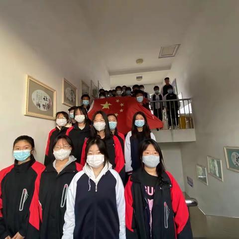“歌颂伟大祖国，肩负神圣使命，成为国家栋梁”——利东镇中学国庆感恩教育活动