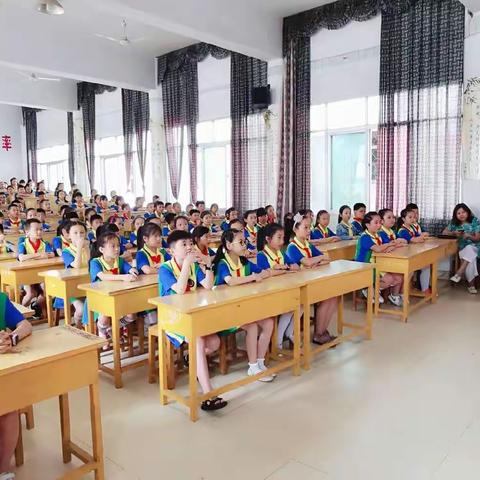 “一米阳光”公益课堂从习惯培养开始