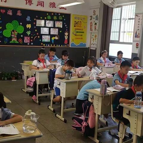 乐成二小三5班阳光中队《迎教师节庆中秋》主题活动