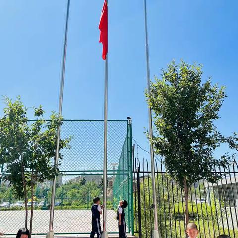 【缤纷仲夏日.清凉嗨翻天】中科二幼大二班小周记（7.3-7.7）