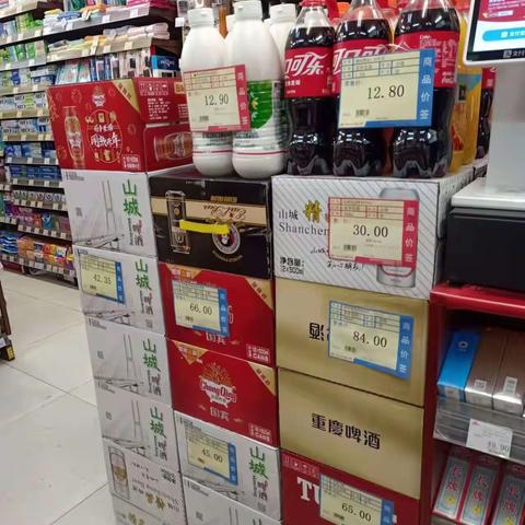 聚星宏苑店档期商品陈列已到位