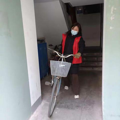 “双争”活动｜兴华路街道瑞鹏苑社区新时代文明实践站开展“喜迎二十大，洁净社区 ”志愿服务活动