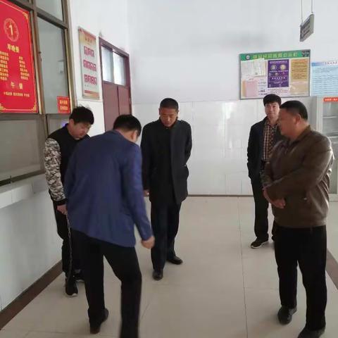 安阳县高级中学新冠防疫工作食品安全专题——会议长达六个小时，就为了把工作坐实，做细。