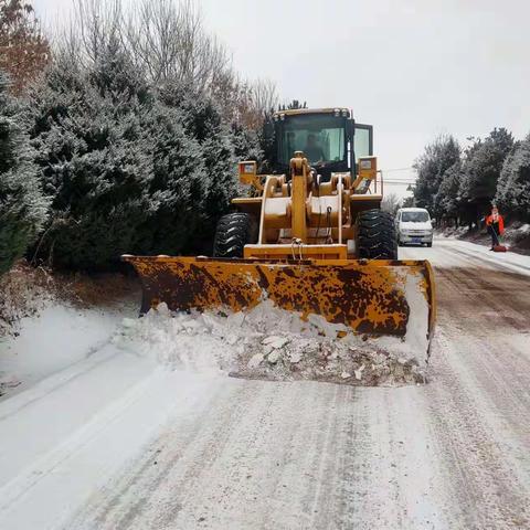 壶关段：以雪为令紧除患，守护春运平安路