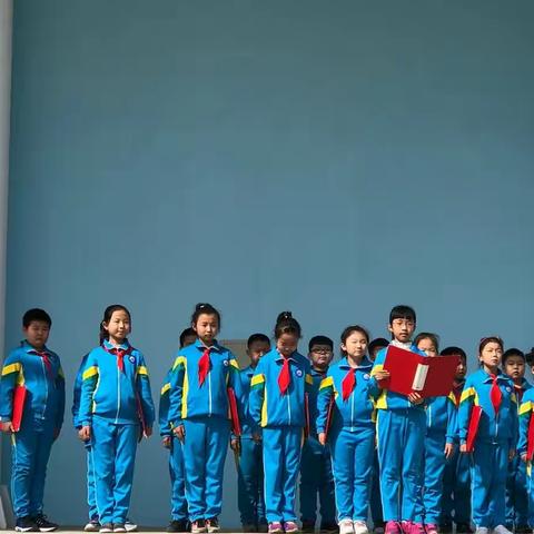 我是国旗班——三年三班