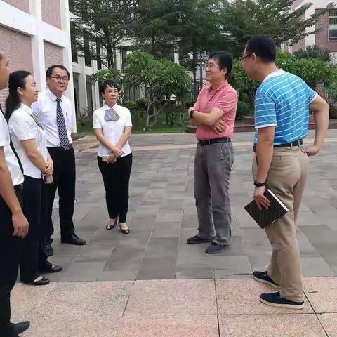 海口市政府秦文总督学到我校检查开学工作