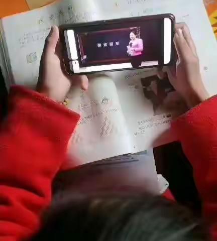 春暖花开   景色怡人——城关镇中心小学五年级全体师生依然坚持中……