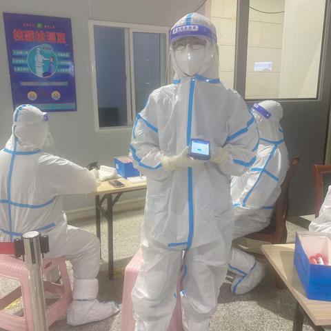 没有岁月静好，只有负重前行——记江苏中学初二12班吴坤洁暑假疫情防控志愿者实践活动