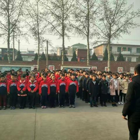 石洞中心学校赵庄小学开展春季开学安全教育第一课