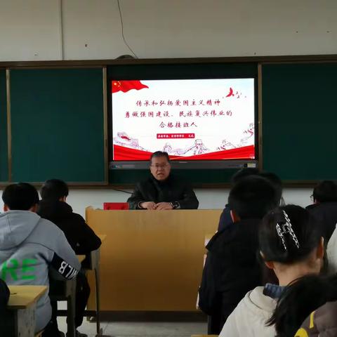 县委常委宣传部长文武到东山坝中学讲思政课