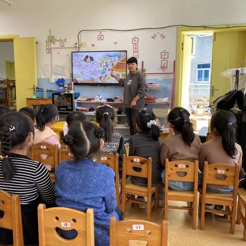 九九重阳节、浓浓敬老意——大五班主题活动教育