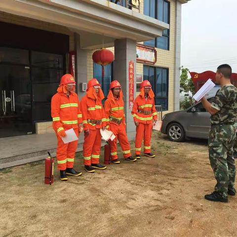 积极做好迎考准备，大宅社区微型消防站队员开展消防业务技能培训