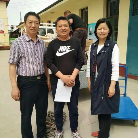 “放飞爱心，传递温暖”——为新疆巴州且末县捐书活动